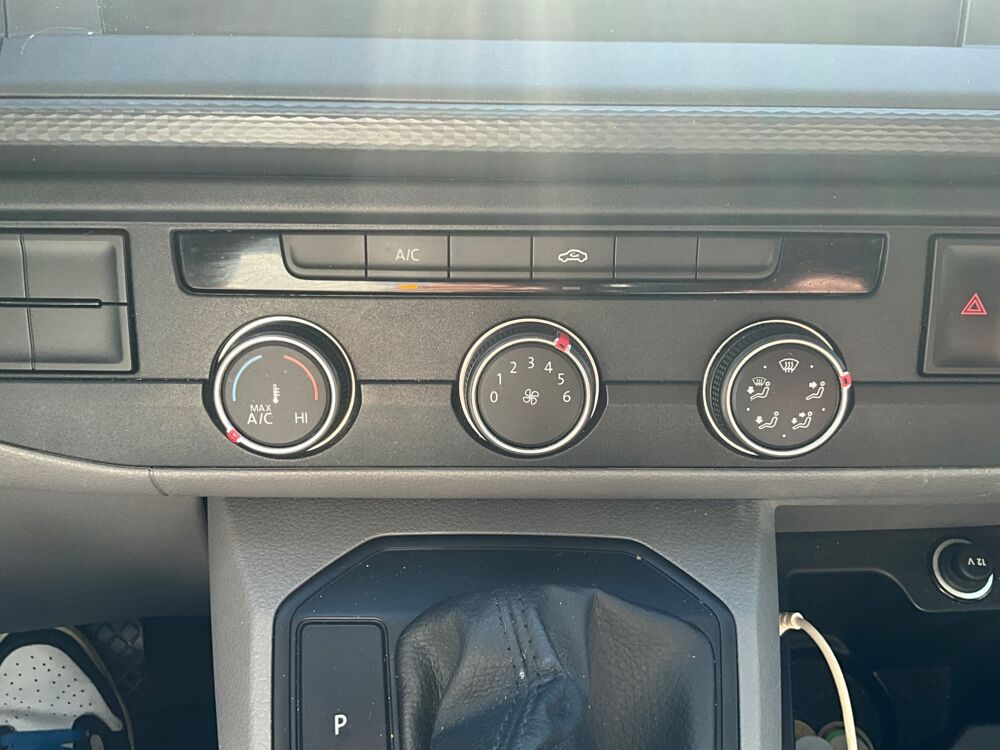 Transporter FOURGON T6 2.0 TDI 150 ch / ENTRETIENS VW / CAMERA DE RECUL 2021 occasion 17000 La Rochelle