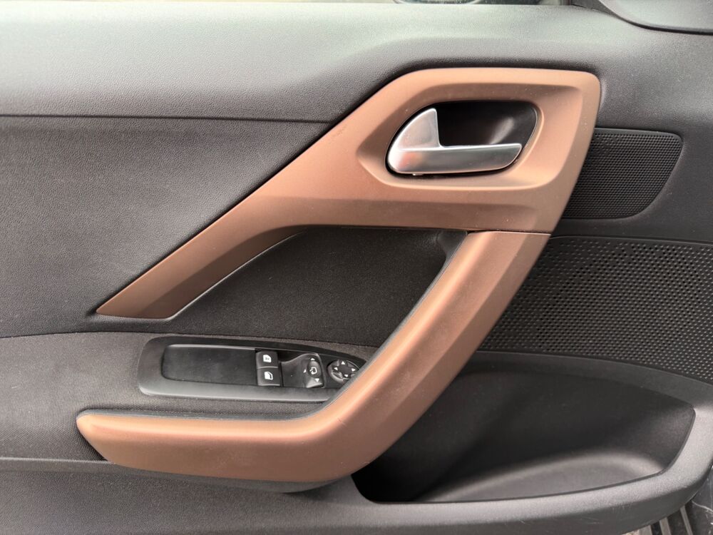 208 80 Ch - URBAN SOUL - CARPLAY - COURROIE DE DISTRUBTION OK - 2013 occasion 26000 Valence
