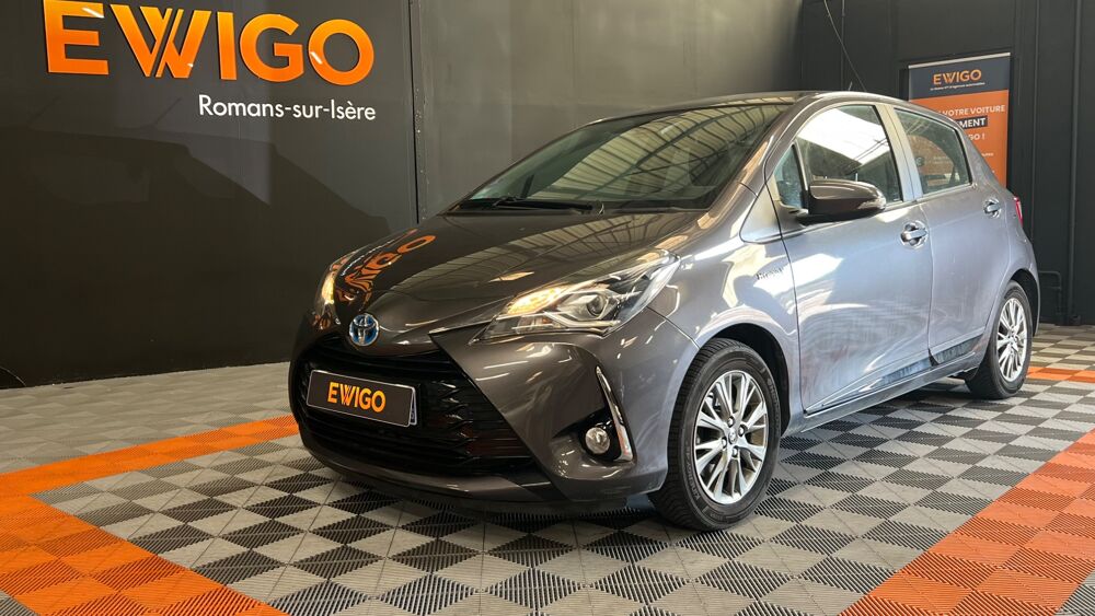 Yaris 1.5 100ch HYBRID FULL-HYBRID 20EME ANNIVERSAIRE CAMERA DE RE 2017 occasion 26100 Romans-sur-Is&egrave;re