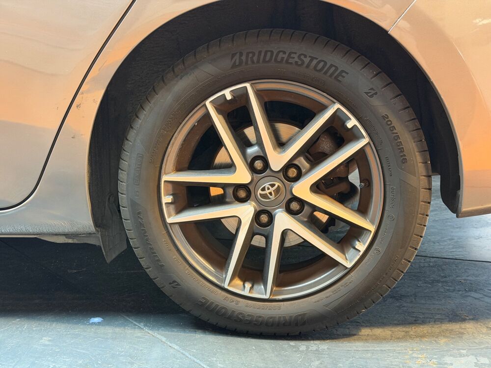 Auris TOURING-SPORTS 1.8 HSD 136H 100 FULL-HYBRID DYNAMIC BVA - EN 2015 occasion 33320 Eysines