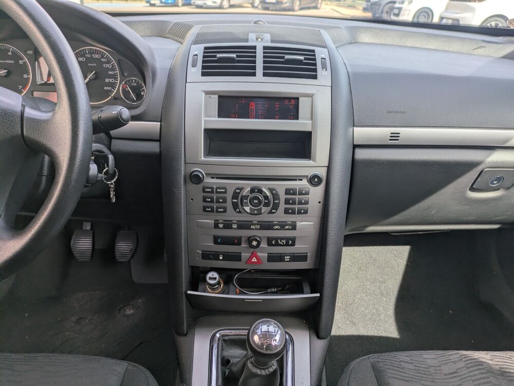 407 1.8 125cv CONFORT / 4 ROUE SUR JANTES EN / 2 VITRES ELECTRIQ 2006 occasion 69420 Ampuis