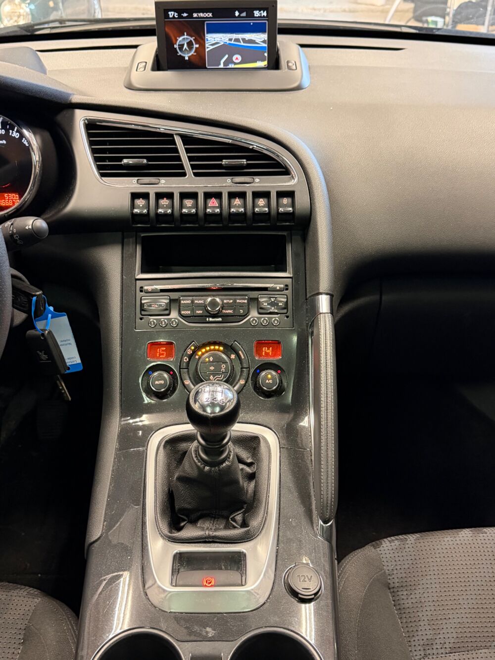 3008 GENERATION-I 1.6 HDI 115 Ch ALLURE GPS/ RADAR DE RECUL 2013 occasion 24750 Tr&eacute;lissac