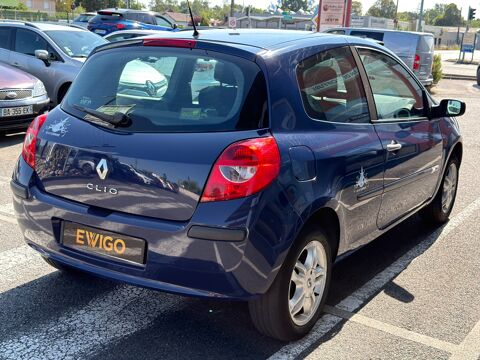 Clio III (3) 1.2 75 ch RIPCURL 2008 occasion 64320 Idron