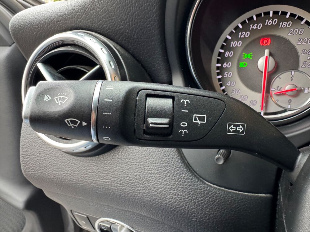 Classe GLA 2.2L 200 CDI 136ch INSPIRATION - CAMERA DE RECUL 2015 occasion 38420 Le Versoud