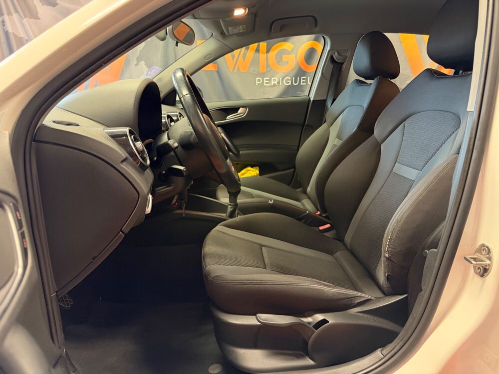 A1 SPORTBACK 1.0 TFSI 95 Ch ULTRA AMBIENTE 2016 occasion 24750 Tr&eacute;lissac