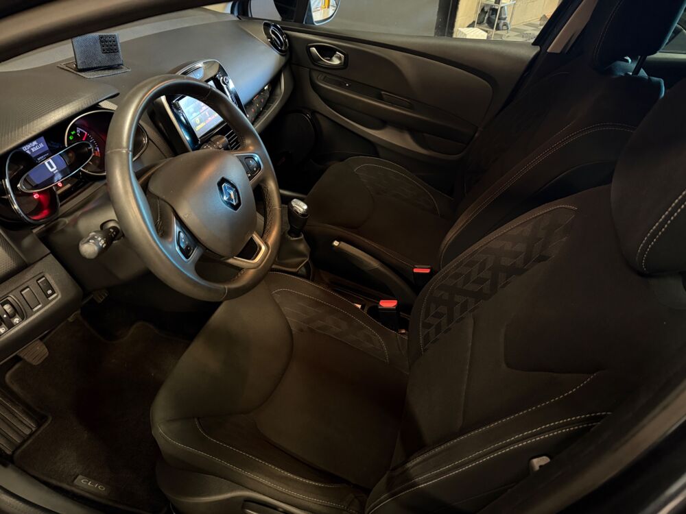 Clio 1.5 DCI 90CH ENERGY LIMITED- PREMIERE MAIN- ENTRETIEN COMPLE 2019 occasion 69400 Arnas