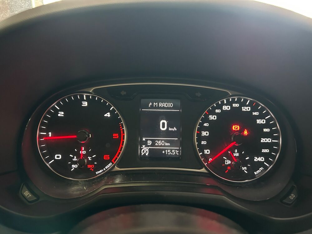 A1 SPORTBACK 1.6 TDI 115 BUSINESS LINE S-TRONIC BVA 2017 occasion 83600 Fr&eacute;jus