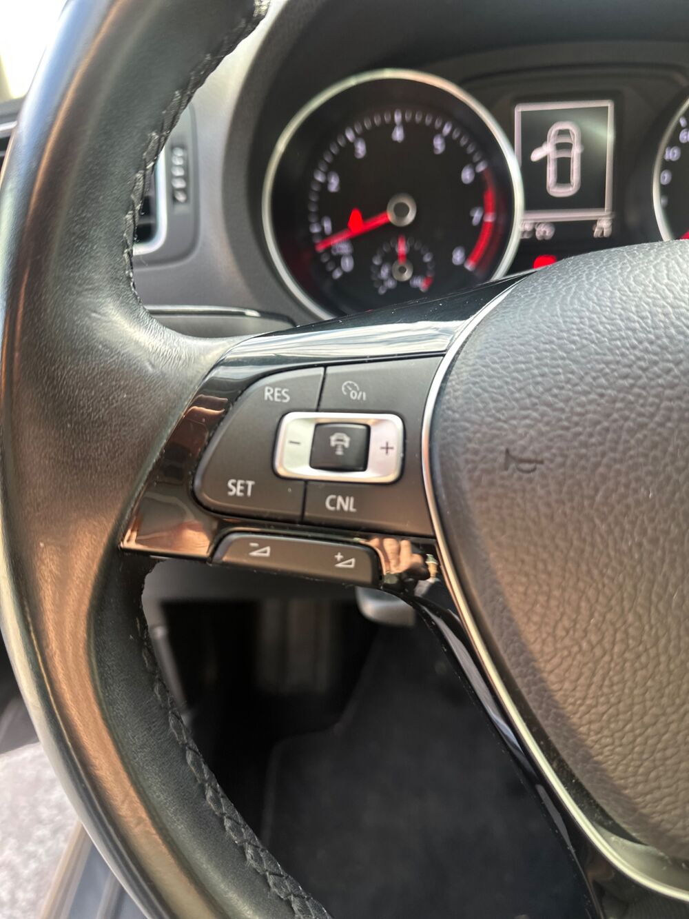 Polo 1.2 TSI 90CH DISTRIBUTION NEUVE CAMERA DE RECUL 2016 occasion 25000 Besan&ccedil;on