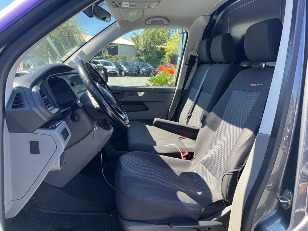 Transporter FOURGON T6 2.0 TDI 150 ch / ENTRETIENS VW / CAMERA DE RECUL 2021 occasion 17000 La Rochelle