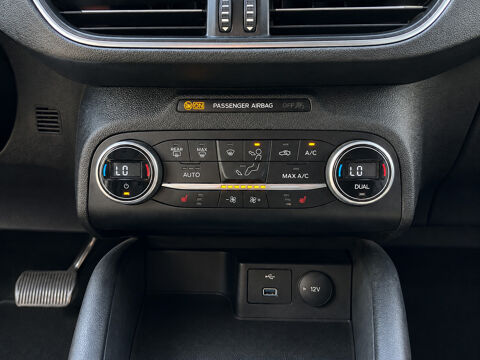 Focus 1.5 ECOBLUE 120 ACTIVE-V BVA / CAMERA DE RECUL / CLIMATISATI 2020 occasion 17000 La Rochelle