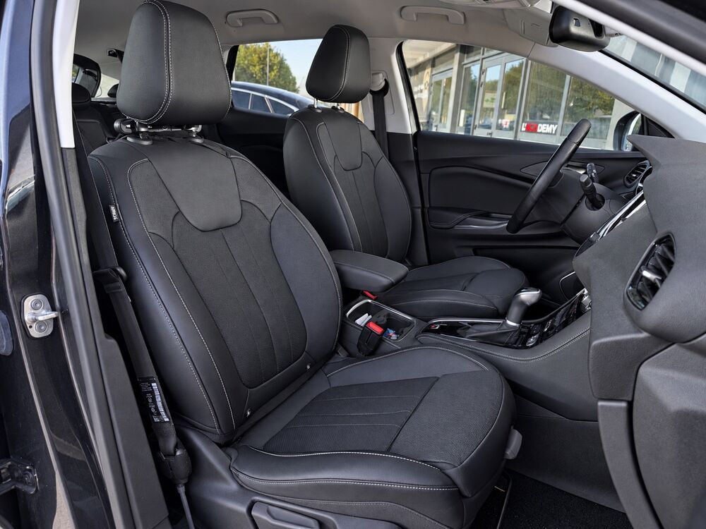 Grandland x 1.2 130Ch - ULTIMATE BVA8 - CARPLAY - SI&Egrave;GES CHAUFFANTS - EN 2019 occasion 26000 Valence