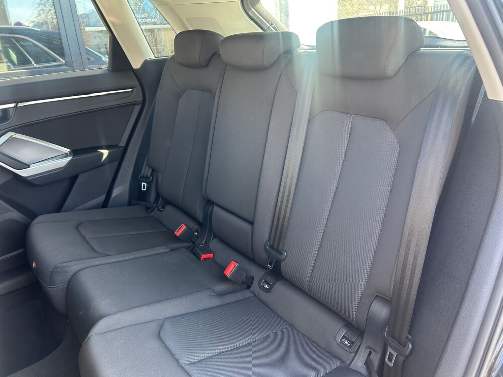 Q3 1.5L 35 TFSI 150ch DESIGN / APPLE CARPLAY SANS FIL + SIEGES 2019 occasion 38420 Le Versoud