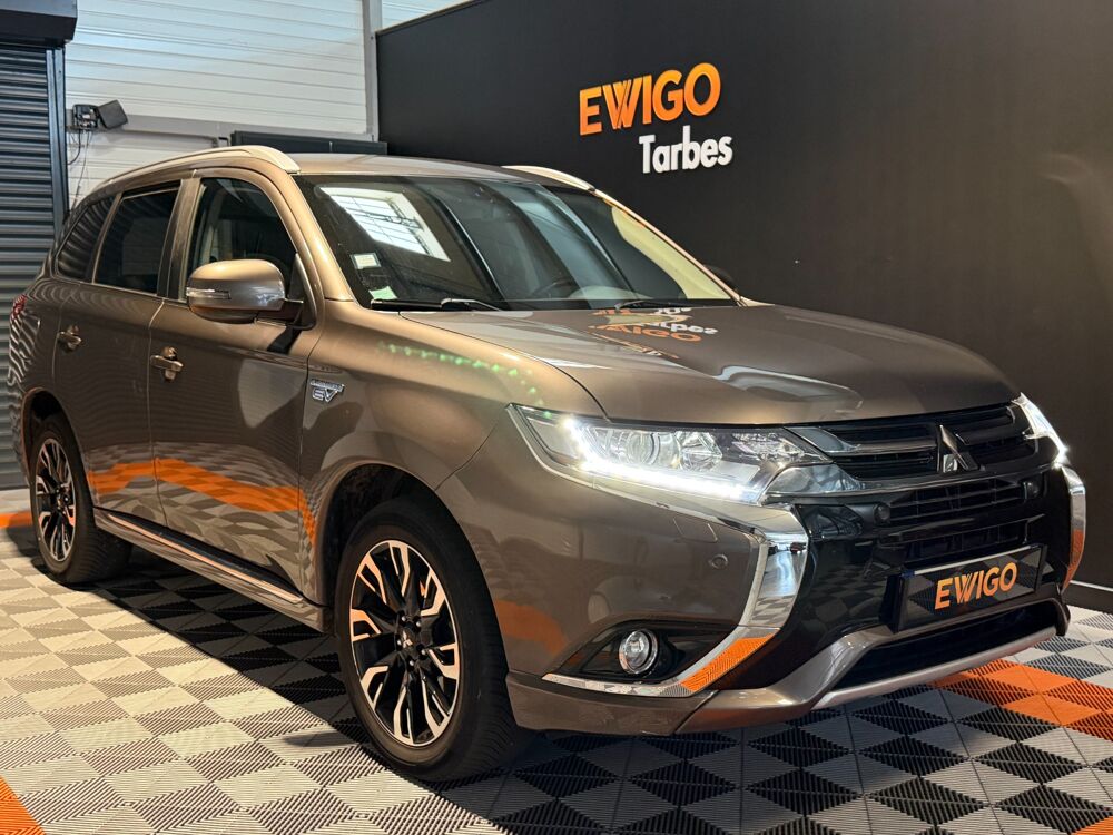 Outlander III (3) PHEV HYBRIDE RECHARGEABLE 200 ch INTENSE STYLE 4WD 2017 occasion 65290 Juillan