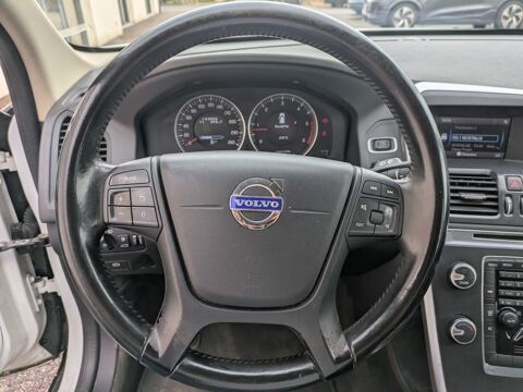 XC60 2.4 D3 165cv KINETIC AWD / PREMIERE MAIN / ATTELAGE / RADAR 2011 occasion 69420 Ampuis
