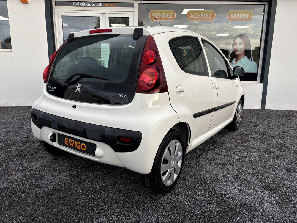 107 1.0 70 ALLURE 2-TRONIC BVA 2013 occasion 64122 Urrugne
