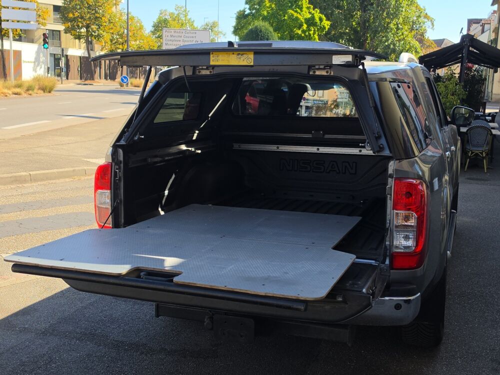 Navara DOUBLE CAB HARD TOP 2.3 DCI 190 TEKNA 4WD BVA - ENTRETIEN CO 2017 occasion 68000 Colmar