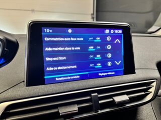 3008 PEUGEOT 2.0 BLUEHDI 150ch GT LINE START-STOP/TOIT OUVRA 2017 occasion 78125 Gazeran