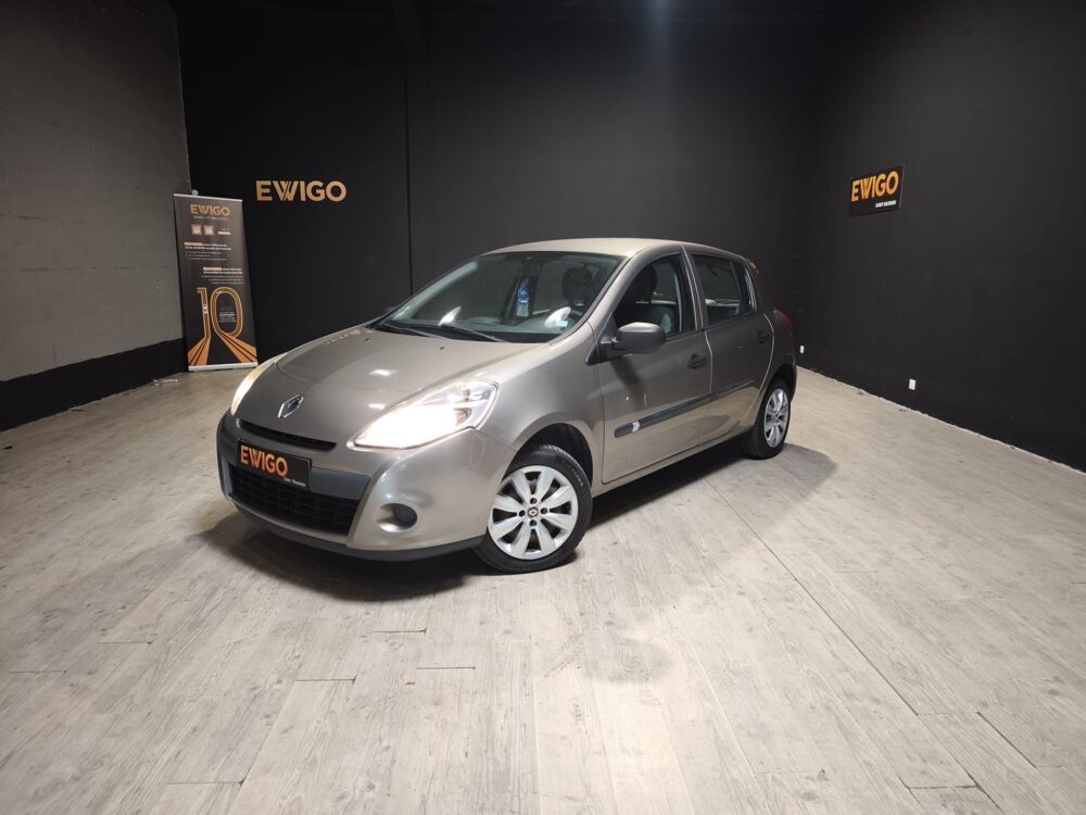 Clio 3 Phase 2-1.2 75CV- DISTRIBUTION OK 2009 occasion 60740 Saint-Maximin