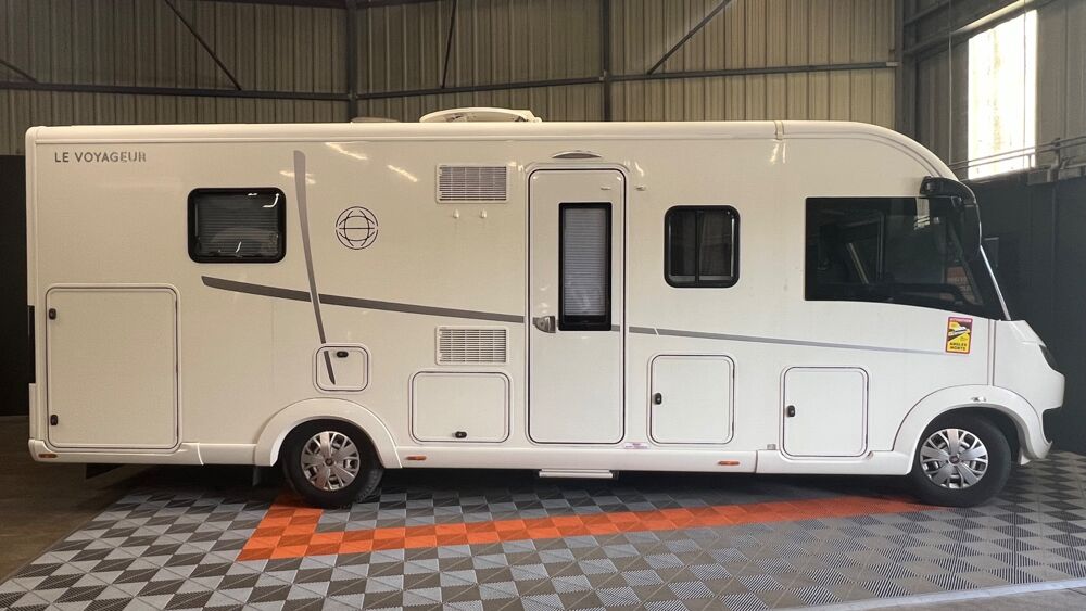 Divers CAMPING CAR LE VOYAGEUR LV 7.8 CF 4.5T FAIBLE KILOMETRAGE 2016 occasion 26100 Romans-sur-Is&egrave;re