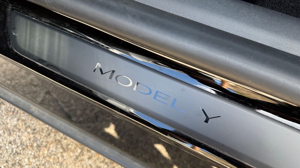 Model Y STANDARD 264cv 60KWH BVA - SOH 92% - 1ER MAIN - TVA NON RECU 2023 occasion 69150 D&eacute;cines-Charpieu