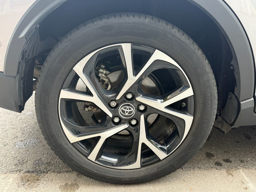 C-HR Hybrid 1.8 122 BVA E-CVT 2WD Graphic (entretien Toyota) 2018 occasion 94170 Le Perreux-sur-Marne