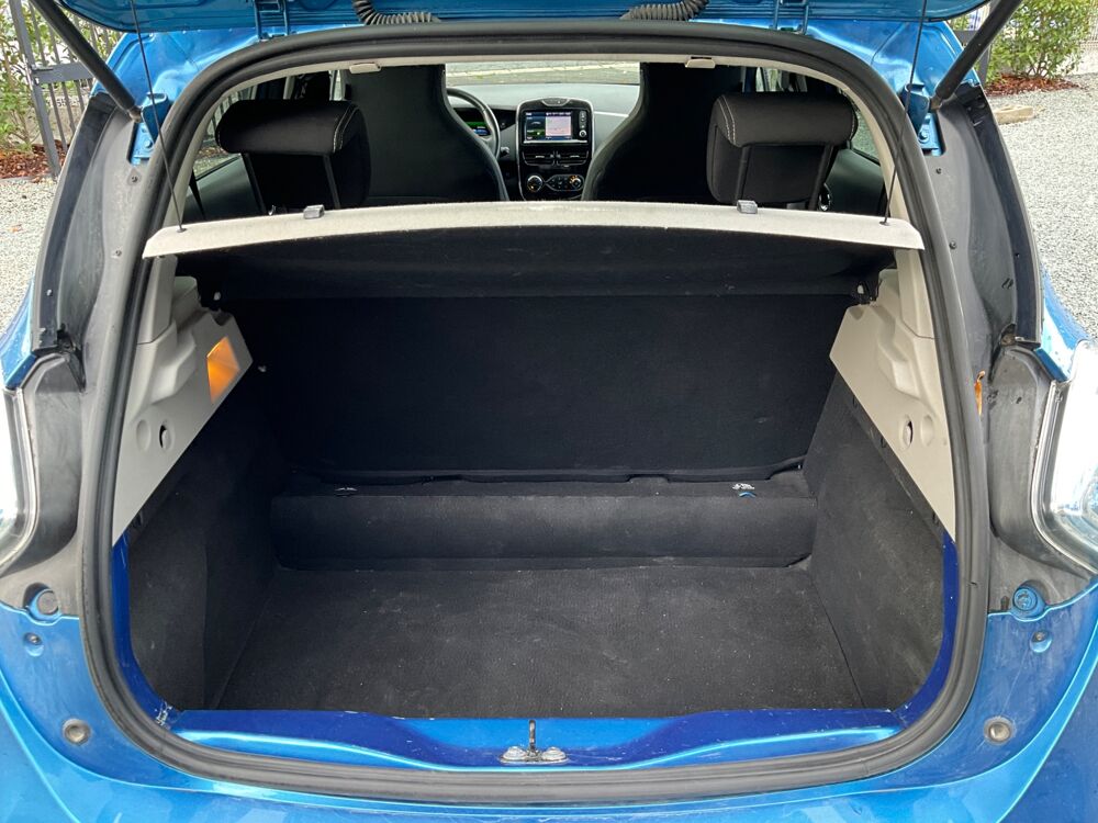 Zo&eacute; R90 ZE 90cv 40KWH CHARGE-NORMALE ZEN ENTRETIEN COMPLET RENAU 2018 occasion 17000 La Rochelle