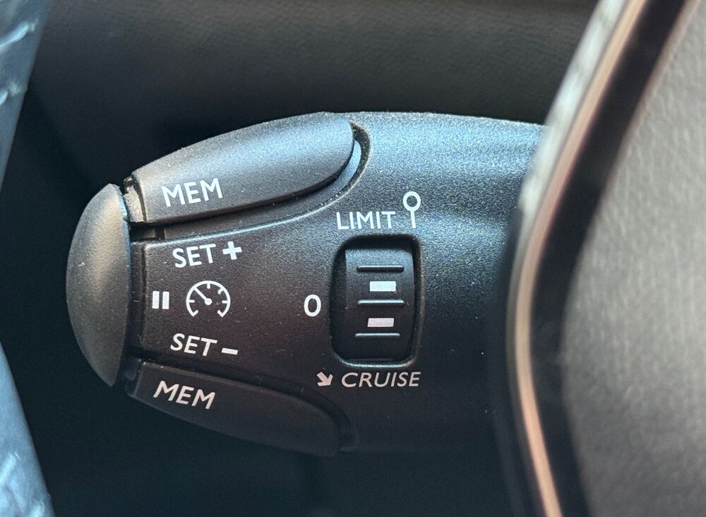 208 II (2) 1.2 HYBRID 110 STYLE E-DCS6 + RADARS AR + CARPLAY + 1 2025 occasion 54000 Nancy