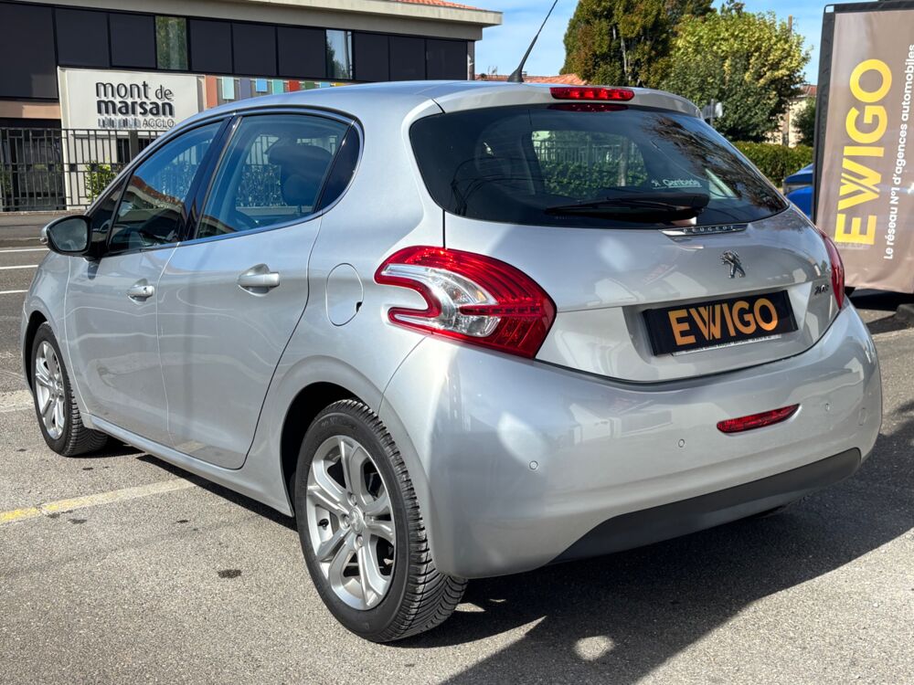 208 1.2 VTI 80 CH ALLURE / COURROIE OK / RADAR DE RECUL / CLIMAT 2014 occasion 40000 Mont-de-Marsan