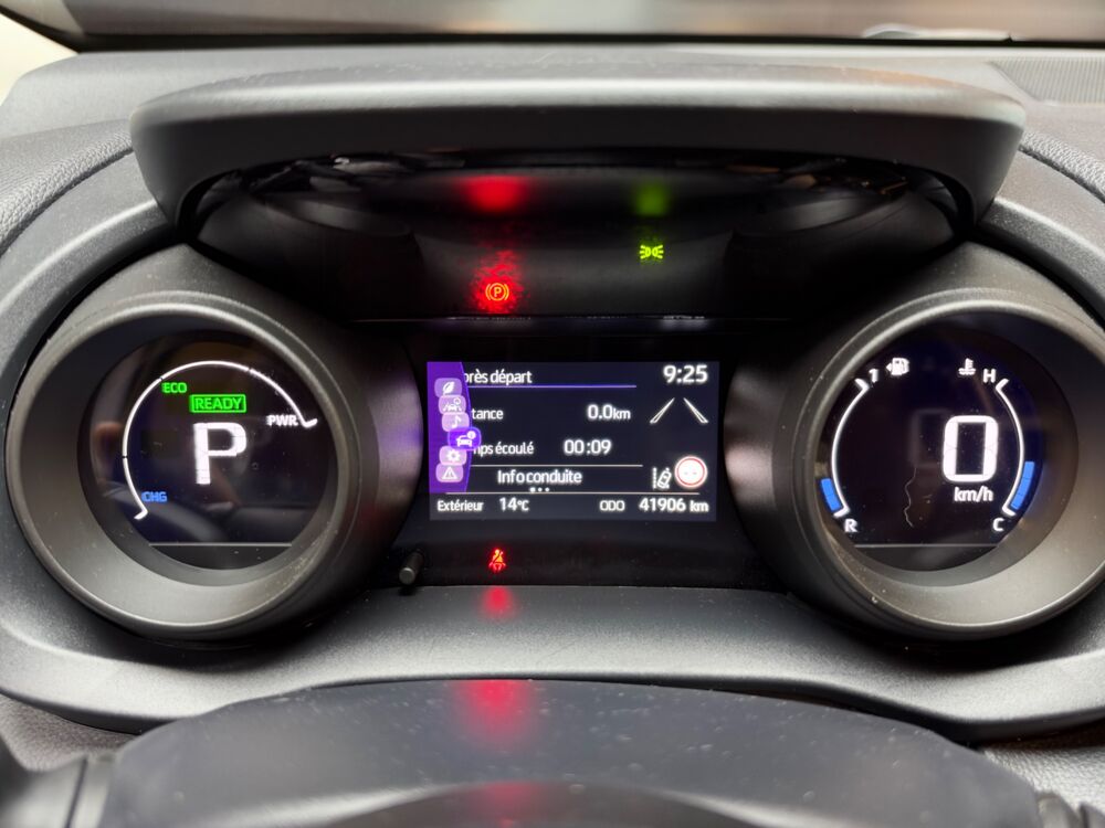 Yaris Cross 1.5 114 Ch FULL-HYBRID 0.8KWH DYNAMIC BVA / ENTRETIEN TOYOTA 2023 occasion 33320 Eysines