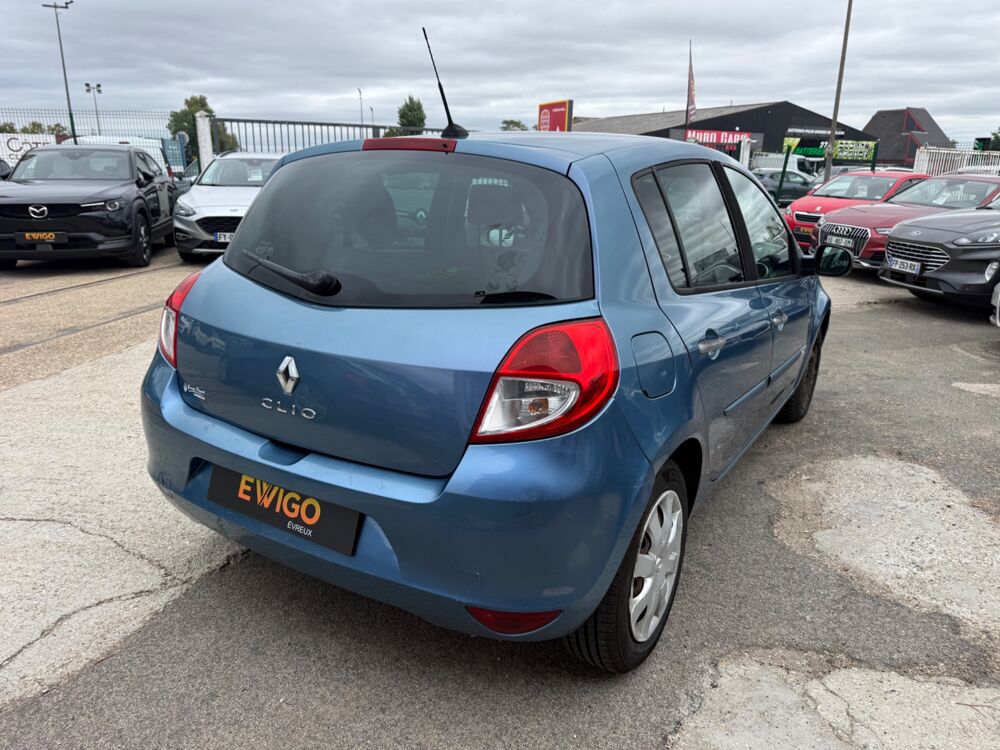 Clio 1.5 DCI 70CH AUTHENTIQUE - CLIMATISATION - CARPLAY 2010 occasion 27000 &Eacute;vreux