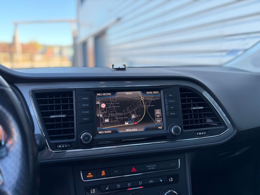 Leon 1.8 TSI 180CH FR DSG 7 START-STOP - TOIT OUVRANT - CARPLAY - 2015 occasion 25300 Pontarlier