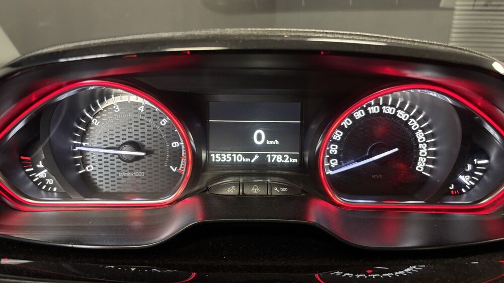 2008 1.2 PURETECH 110ch GT LINE // CARPLAY // DISTRIBUTION OK 2017 occasion 34430 Saint-Jean-de-V&eacute;das