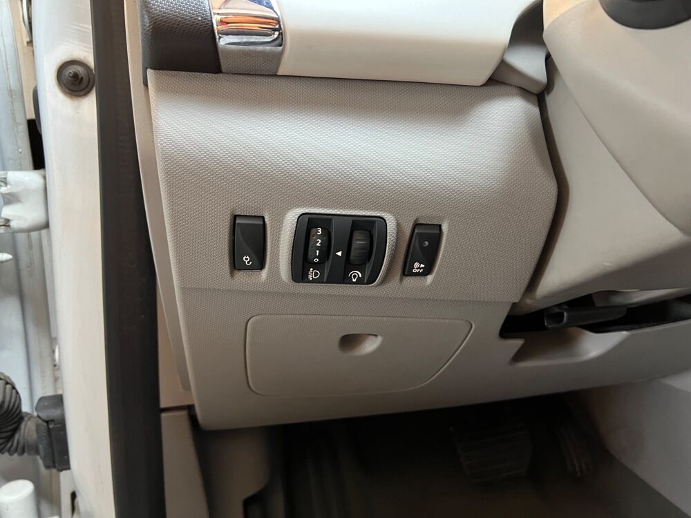 Zo&eacute; R240 ZE 90 22KWH LOCATION BATTERIE CHARGE-NORMALE BVA / SOH 2015 occasion 33320 Eysines
