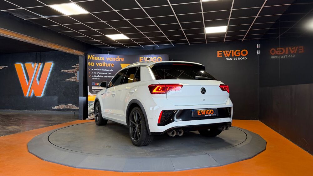 T-ROC 2.0 TSl 300 R 4MOTION BVA // LIGNE AKRAPOVIC // TOIT OUVRANT 2022 occasion 44300 Nantes