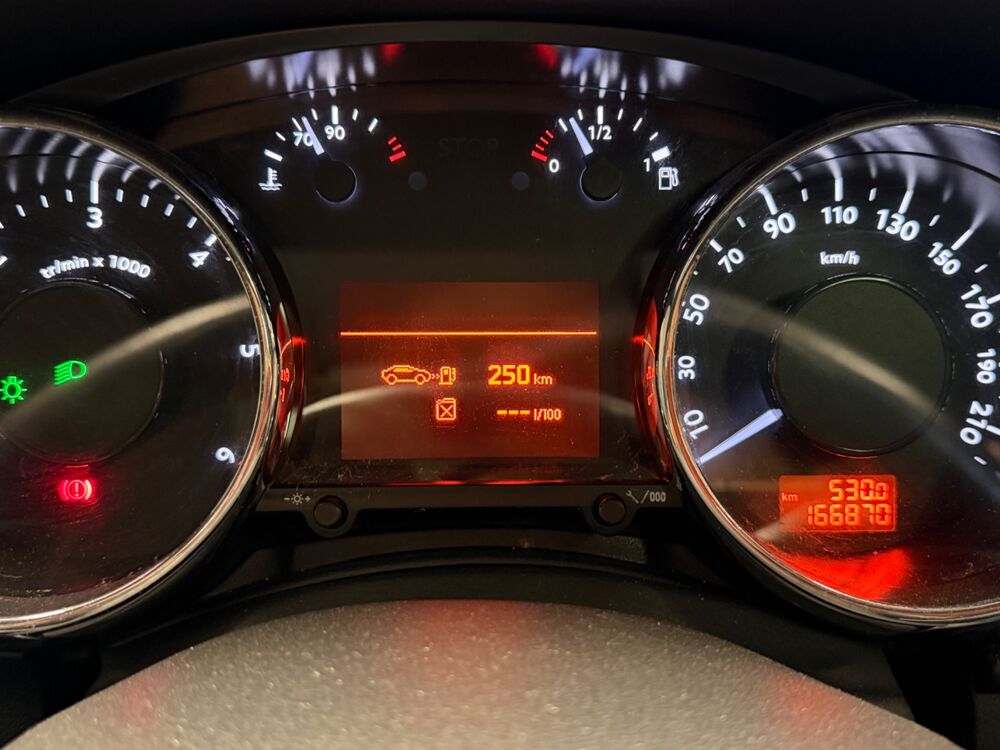 3008 GENERATION-I 1.6 HDI 115 Ch ALLURE GPS/ RADAR DE RECUL 2013 occasion 24750 Tr&eacute;lissac