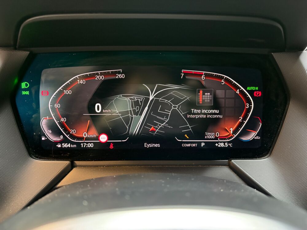 S&eacute;rie 1 1.5 118I 140CH M-SPORT // TOIT OUVRANT // HARMAN KARDON // C 2019 occasion 33320 Eysines