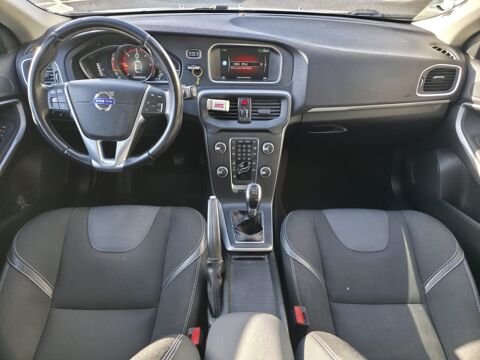 V40 1.6 D2 115 MOMENTUM START-STOP / MOTEUR REFAIT A NEUF EN 04/ 2015 occasion 17100 Saintes