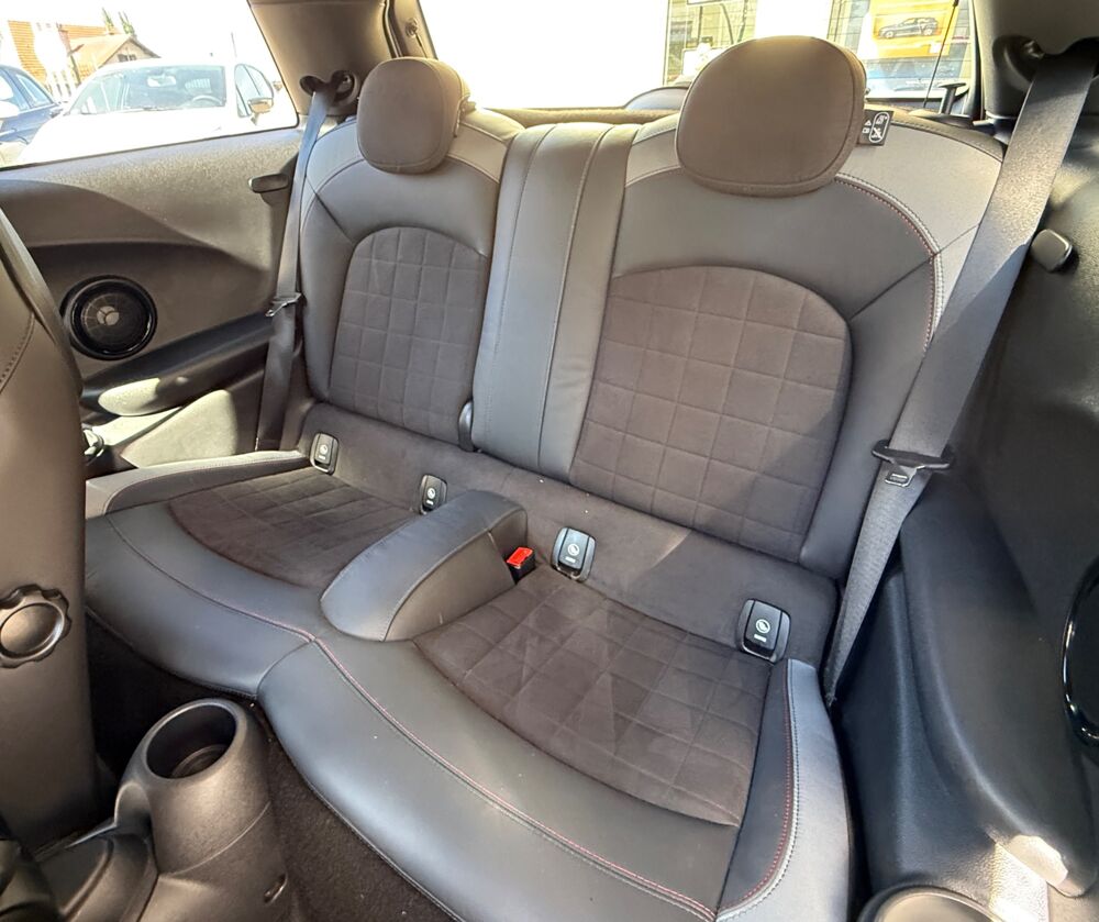 Cooper III (2) (F56) HATCH 2.0 JCW 231 BVA8 JCW + SI&Egrave;GES AV CHAUFFA 2021 occasion 54000 Nancy