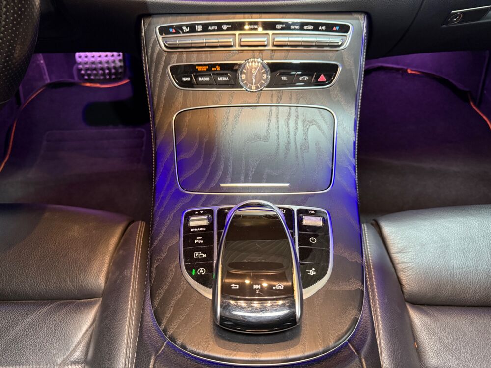 Classe E COUPE 2.0 220 D 195 AMG LINE 9G-TRONIC/SUIVI CONSTRUCTEUR/CA 2018 occasion 29000 Quimper