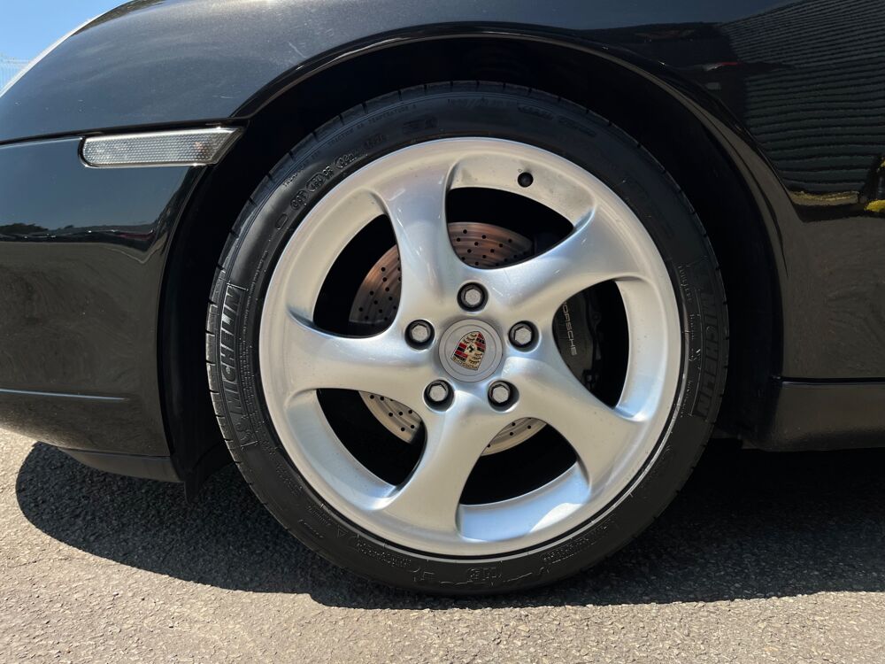 911 996 3.4 300 CARRERA TIPTRONIC-S / IMS REMPLACE 1999 occasion 44220 Cou&euml;ron