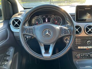 Classe B 1.6 180 120 SENSATION 7G-DCT BVA / ENTRETIENS MERCEDES / CAM 2017 occasion 17000 La Rochelle