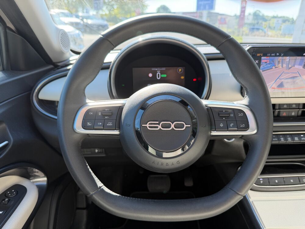 Fiat 600 ELECTRIC 155ch 54KWH LA-PRIMA BVA / SOH 95% / CARPLAY / SIEG 2024 occasion 17100 Saintes