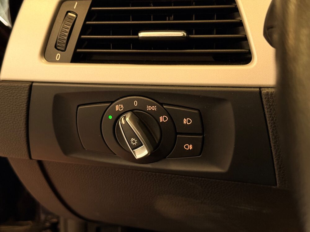 S&eacute;rie 3 TOURING 325 3.0 I 220 PLUS XDRIVE 2011 occasion 76190 &Eacute;calles-Alix
