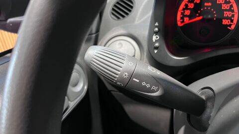 Panda DYNAMIC 1.2 70 TEINTE ROUGE - CLIMATISATION - DISTRIBUTION 0 2011 occasion 33610 Cestas