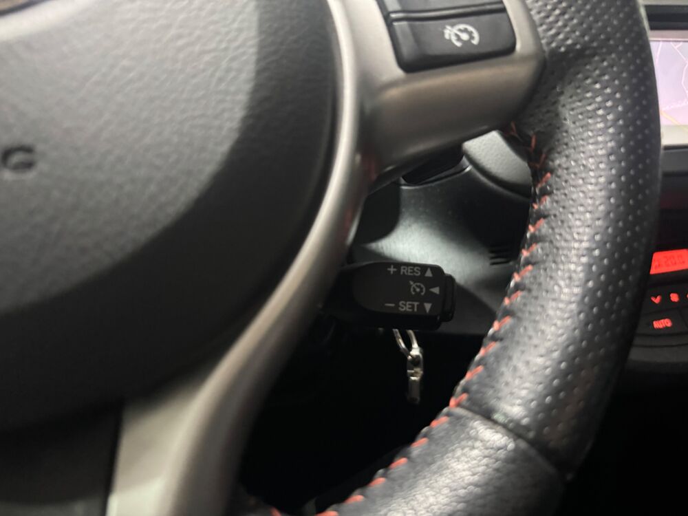 Yaris 1.3 VVTI 100CH STYLE BVA / TOIT PANORAMIQUE / CAMERA DE RECU 2012 occasion 29000 Quimper