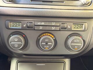 Tiguan 2.0 TDI 140Ch BLUEMOTION SPORT LINE - TOIT OUVRANT - SI&Egrave;GES 2009 occasion 76150 Saint-Jean-du-Cardonnay