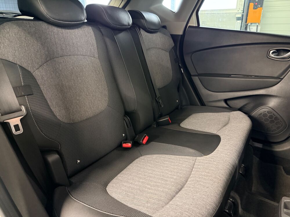 Captur 1.5 DCI 90 Ch ECO ENERGY INTENS - ENTRETIEN CONSTRUCTEUR 2017 occasion 79000 Niort