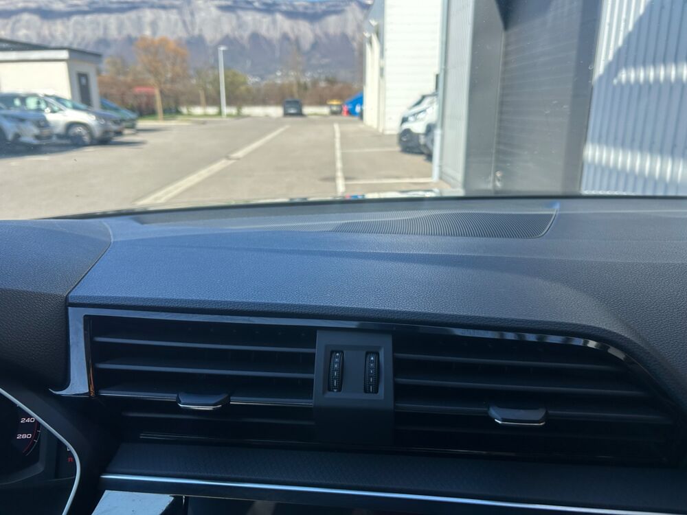Q3 1.5L 35 TFSI 150ch DESIGN / APPLE CARPLAY SANS FIL + SIEGES 2019 occasion 38420 Le Versoud