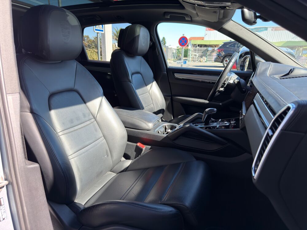 Cayenne 3.0 E-HYBRID 462 ch PLATINUM EDITION 2021 occasion 64320 Idron