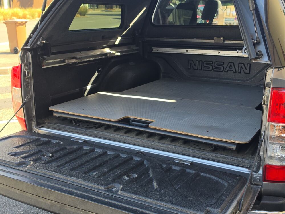 Navara DOUBLE CAB HARD TOP 2.3 DCI 190 TEKNA 4WD BVA - ENTRETIEN CO 2017 occasion 68000 Colmar